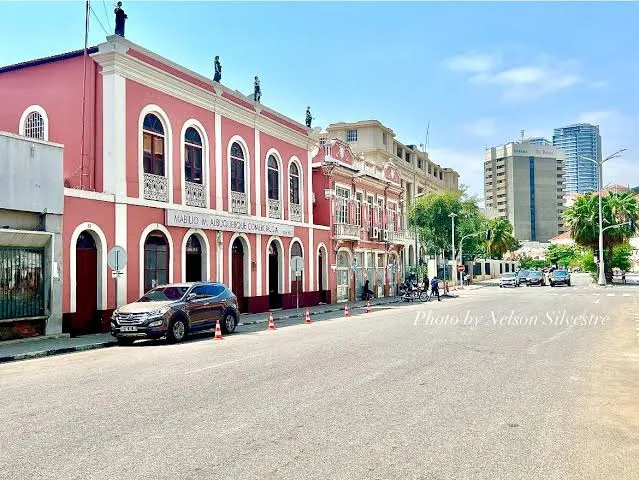 Edifício Mabílio Albuquerque na Rua Major Kanhangulo